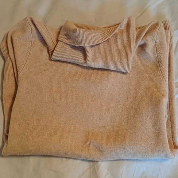 Beige cashmere turtleneck - Picture 1 of 2